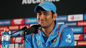 Asia Cup 2023: ഇളകാന്‍ പോലുമായില്ല, എന്നിട്ടും ധോണി കളിച്ചു! ടീമിനെ ജയിപ്പിച്ചു, വെളിപ്പെടുത്തല്‍