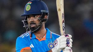 IND vs AUS: 3 വര്‍ഷത്തിനിടെ ഇതാദ്യം, രാഹുലിന് വമ്പന്‍ റെക്കോഡ്! ധോണിക്കൊപ്പം എലൈറ്റ് ക്ലബ്ബില്‍
