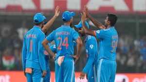 World Cup 2023: ടേണിങ് പിച്ചില്‍ ഏത് മണ്ടനും വിക്കറ്റ് നേടും! അശ്വിനെ ട്രോളി മുന്‍ താരം-വിമര്‍ശനം