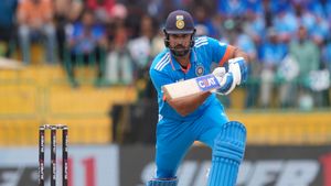 Asia Cup 2023: ഹിറ്റ്മാനെന്ത് ഷഹീന്‍, ആദ്യ ഓവറില്‍ത്തന്നെ സിക്‌സ്! മറ്റാര്‍ക്കുമില്ലാത്ത റെക്കോഡ്