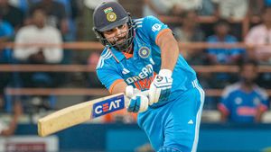 IND vs AUS: രോഹിത് ഇനി 'സിക്‌സ് മാന്‍'! ചരിത്രം വഴിമാറി, കുറിച്ചത് ലോക റെക്കോര്‍ഡുകള്‍