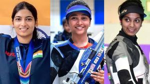 Asian Games 2023: ഇന്ത്യ മെഡല്‍ക്കൊയ്ത്ത് തുടങ്ങി, ഷൂട്ടിങിലും തുഴച്ചിലിലും വെള്ളി