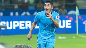 ISL 2023-24: ബ്ലാസ്റ്റേഴ്‌സിന് ബ്രേക്കിട്ട് മുംബൈ, മൂന്നാമങ്കത്തില്‍ പിഴച്ചു!
