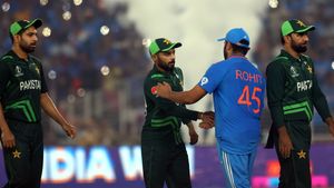 World Cup 2023: പാകിസ്താന്റെ തകര്‍ച്ചക്ക് കാരണം ഇന്ത്യ! ആ ചതിയില്‍ ടീം പെട്ടോ? കോച്ച് പറയുന്നു