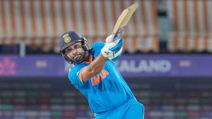 World Cup 2023: ആദ്യ 7 ബോളില്‍ പൂജ്യം, അടുത്ത നാലു ബോളില്‍ 17 റണ്‍സ്! ഹിറ്റ്മാനോടാ കളി