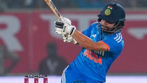 IND vs AUS: അടിയുടെ പൊടിപൂരം, റെക്കോഡ് വാരിക്കൂട്ടി റിങ്കു സിങ്! സൂര്യയെ പിന്നിലാക്കി