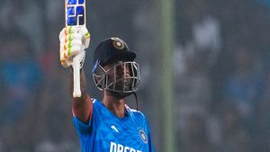 IND vs AUS: ധോണിക്കൊപ്പമെത്തി ഇഷാന്‍, സൂര്യക്ക് റെക്കോഡ് ചാകര! സിക്‌സറില്‍ വമ്പന്‍ നേട്ടം