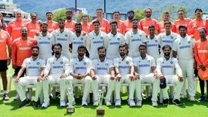 IND vs ENG: ടെസ്റ്റില്‍ ഇന്ത്യയെ എങ്ങനെ തീര്‍ക്കാം? ഇംഗ്ലണ്ടിനു ഡൊണാള്‍ഡിന്റെ തന്ത്രം ഇങ്ങനെ