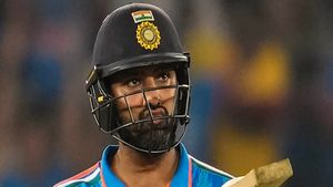 IND vs AFG: ഗില്ലിനോട് വീണ്ടും ദേഷ്യപ്പെട്ടോ? പിന്നീട് എന്ത് സംഭവിച്ചു? വെളിപ്പെടുത്തി രോഹിത്
