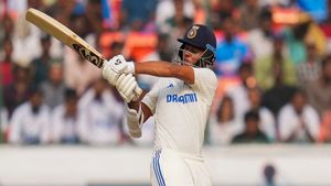 IND vs ENG: ബാസ്‌ബോളല്ല ഇത് 'ജയ്‌സ്വാള്‍', ഇംഗ്ലണ്ടിനെ തല്ലിക്കൂട്ടി- സ്റ്റോക്‌സിനെ ട്രോളി കാണികള്‍