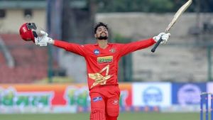 IPL 2024: 266 ബോളില്‍ 312, മിന്നിച്ച് വലംകൈയന്‍ റെയ്‌ന! കോളടിച്ചത് സിഎസ്‌കെയ്ക്ക്