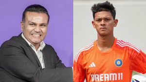 IND vs ENG: വീരുവിനോളമെത്തുമോ ജയ്‌സ്വാള്‍? മുന്‍ സ്പിന്നര്‍ പറഞ്ഞത് കേട്ടോ, കൈയടിച്ച് ഫാന്‍സ്