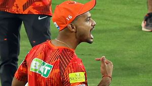 IPL 2024: പവര്‍പ്ലേയില്‍ ടെസ്റ്റ് കളിക്കുന്നു, മായങ്ക് എന്തിന് ടീമില്‍? രൂക്ഷ വിമര്‍ശനവുമായി ഫാന്‍സ്