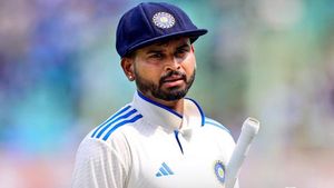 Ranji Trophy: ഷോര്‍ട്ട് ബോള്‍ പേടി മാറിയില്ലേ? ദയനീയം ശ്രേയസ്! ഫൈനലിലും ഫ്‌ളോപ്പ്, പരിഹാസം