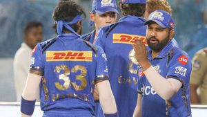 IPL 2024: ഇവര്‍ തമ്മിലോ പിണക്കം? കെട്ടിപ്പിടിച്ച് വിജയം ആഘോഷിച്ച് രോഹിത്തും പാണ്ഡ്യയും