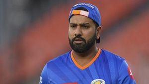 IPL 2024: ഡല്‍ഹിയും ലഖ്‌നൗവുമല്ല, രോഹിത് ഈ ടീമില്‍ വരണം, വിരമിക്കേണ്ടത് ഇവിടെ: അമ്പാട്ടി റായിഡു