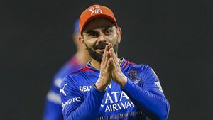 IPL 2024: കോലി എറിഞ്ഞാല്‍ പോലും ഇങ്ങനെ അടി വാങ്ങില്ല, ഇതിലും ഭേദം 11 ബാറ്റര്‍മാരെ ഇറക്കുന്നത്: ഇതിഹാസ താരം