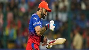 IPL 2024: 7ല്‍ 6ലും തോറ്റു, ഒടുവില്‍ കണ്ണീരണിഞ്ഞ് കോലി; ആരും കാണാതെ തുടച്ചു! വീഡിയോ