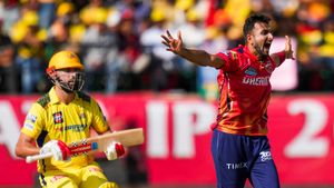 IPL 2024: വില്ലനായി വീണ്ടും അംപയര്‍! മിച്ചലിന്റേത് എങ്ങനെ ഔട്ടാവും? വന്‍ ചതി; ആരാധക രോഷം