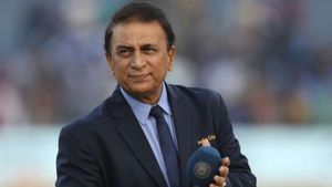 IPL 2024: ഇത് നന്ദികേട്! ഐപിഎല്‍ വിടുന്ന വിദേശ താരങ്ങള്‍ക്ക് പിഴ ഏര്‍പ്പെടുത്തണം: ഗവാസ്‌കര്‍