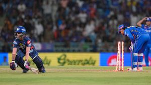 IPL 2024: അംപയര്‍ മുംബൈക്ക് കൂട്ട് നിന്നു? അത് റണ്ണൗട്ടല്ല! ലഖ്‌നൗവിനെ ചതിച്ചു; വിവാദം പുകയുന്നു