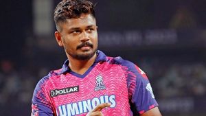 T20 World Cup: നീ ജയിക്കുമെടാ മോനേ...! സഞ്ജുവിനെ കെട്ടിപ്പിടിച്ച് അനുഗ്രഹിച്ച് ക്യൂറേറ്റര്‍; വീഡിയോ വൈറല്‍