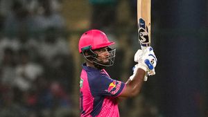 IPL 2024: കൊടുംചതി! സഞ്ജു ഔട്ടല്ല? അതു സിക്‌സര്‍, ഡിസിക്കൊപ്പം അംപയറുടെ ഒത്തുകളി, വിമര്‍ശനം