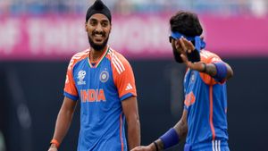 T20 World Cup 2024: മുംബൈയല്ല ഇത് ഇന്ത്യ, വിമര്‍ശിച്ചവര്‍ കാണൂ; കിടു ബൗളിങ്ങുമായി ഹാര്‍ദിക്