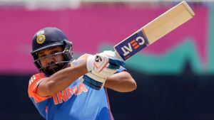T20 World Cup 2024: ഇടംകൈയന്‍ പേസര്‍ക്കെതിരേ രോഹിത് എന്തു ചെയ്യണം? ഗവാസ്‌കര്‍ പറയുന്നു