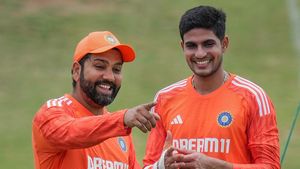 T20 World Cup 2024:ആര് പറഞ്ഞു ഉടക്കിയെന്ന്? രോഹിത് റോള്‍മോഡലെന്ന് ഗില്‍; പോസ്റ്റ് വൈറല്‍