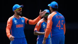 T20 World Cup 2024: റണ്ണുമെടുക്കില്ല ക്യാച്ചും കൈവിട്ടു, കോലിയോട് കലിപ്പിച്ച് രോഹിത്! വീഡിയോ വൈറല്‍