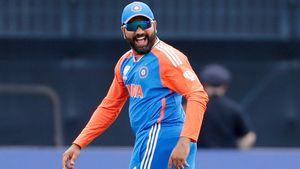 IND vs SL: നീയെന്തിനാ എന്നെ നോക്കുന്നത്? വാഷിങ്ടണിനോടു രോഹിത്! വീഡിയോ വൈറല്‍