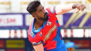 KCL 2024: തപ്പിത്തടഞ്ഞ് അസ്ഹറിന്റെ ടീം, ബാറ്റിങ് ദുരന്തം! 'പാട്ടുംപാടി' ജയിച്ച് സച്ചിനും കൂട്ടരും