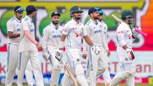 IND vs BAN: എന്തിന് ഈ സമയത്ത് ഇവിടെ ടെസ്റ്റ്? മഴ സീസണെന്നു എല്ലാര്‍ക്കുമറിയാം!! വിമര്‍ശനം