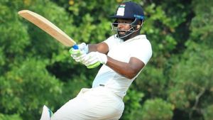 27 ബോളില്‍ 5, അടുത്ത 26ല്‍ 40!! സഞ്ജു ഗിയര്‍ മാറ്റിയത് കിടു, ടെസ്റ്റ് കളിക്കാന്‍ ഇതു മതിയോ?