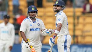 IND vs NZ: വമ്പന്‍ ലീഡെടുത്ത് കിവികള്‍, തിരിച്ചടിച്ച് ഇന്ത്യ! തീപ്പൊരി പോരാട്ടം