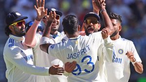 IND vs AUS: എറിഞ്ഞ് പിടിച്ച് ഇന്ത്യ, ഓസീസിന്റെ 7 വിക്കറ്റ് വീണു; ബുംറപ്പട ഡ്രൈവിങ് സീറ്റില്‍
