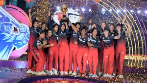 WPL 2025: ആരൊക്കെ ടീമില്‍ തുടരും? ലേലത്തിന് മുമ്പ് പഴ്‌സില്‍ ബാക്കിയെത്ര, എല്ലാമറിയാം