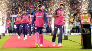 IPL 2025: അടുത്ത സീസണില്‍ ഈ ടീമുകള്‍ പതറും!! പ്ലേഓഫ് കണ്ടേക്കില്ല? ലിസ്റ്റില്‍ റോയല്‍സും