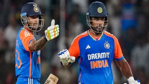 IND vs SA: അത് അവന് മാത്രമേ സാധിക്കൂ! സഞ്ജു വ്യത്യസ്തനാകുന്നത് അതുകൊണ്ട്; സൂര്യ പറയുന്നു