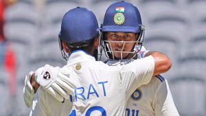 IND vs AUS: ഓസീസിന് മുന്നില്‍ റണ്‍മല, പിടിമുറക്കി ഇന്ത്യ; പെര്‍ത്തില്‍ ബുംറപ്പട ഡ്രൈവിങ് സീറ്റില്‍