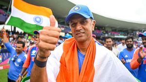 ആദ്യം ക്യാപ്റ്റനായി, അതേ ടീമിനെ പിന്നീട് പരിശീലിപ്പിച്ചു! ഭാഗ്യം ആര്‍ക്കൊക്കെ? 3 ഇന്ത്യക്കാരും