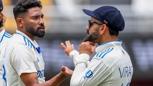 IND vs AUS: തന്ത്രം പറഞ്ഞ് കോലി, തൊട്ടടുത്ത പന്തില്‍ സ്മിത്ത് പുറത്ത്! വണ്ടറടിച്ച് സിറാജും