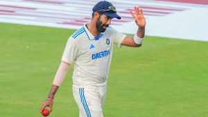 IND vs AUS: ബുംറയുടെ പരിക്ക് ഗുരുതരമോ, രണ്ടാമിന്നിങ്‌സില്‍ പന്തെറിയുമോ? നിര്‍ണായക വിവരം പുറത്ത്