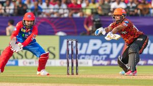 IPL 2025: 6 റണ്‍സില്‍ ക്യാച്ച് പാഴാക്കി, പിന്നെ അനികേത് ഷോ! ഡല്‍ഹിയെ ഞെട്ടിച്ച യുവതാരമാര്?