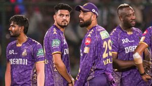 IPL 2025: ഡുപ്ലെസിയുടെ പോരാട്ടം വിഫലം, ഡിസിയെ പൂട്ടി കെകെആര്‍; പ്ലേഓഫ് പ്രതീക്ഷ കാത്തു