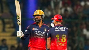 IPL 2025: ക്രുനാല്‍ വെടിക്കെട്ട്!! കട്ടയ്ക്കു നിന്ന് കോലി; ഡിസിയോടു കണക്കുതീര്‍ത്ത് ആര്‍സിബി