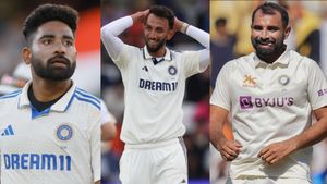 IND vs ENG: സിറാജും പ്രസിദ്ധും വെറും ദുരന്തം!! ഷമിയെ വിളിക്കൂ, ഇല്ലെങ്കില്‍ രക്ഷപ്പെടില്ല