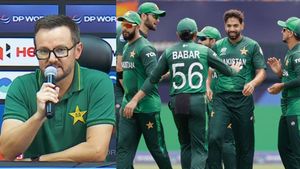 Asia Cup 2025: ഇന്ത്യയെ ഭയമോ? പാക് കോച്ചിന്റെ മറുപടി ഇങ്ങനെ!! ഇനി കളി മാറും