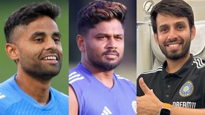 Asia Cup 2025: സഞ്ജു ഔട്ട്!! ഒപ്പം ഒരു സൂപ്പര്‍ താരവുമില്ല? ബംഗ്ലാദേശിനെതിരേ ഇന്ത്യന്‍ 11